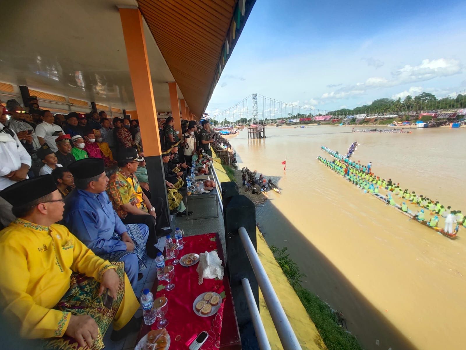 Hadiri Undangan Pembukaan Pacu Jalur, Alfedri Ingin Tim Dayung Siak Berpartisipasi Tahun Depan